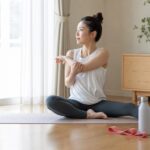 自宅で行うストレッチと健康管理のイメージ