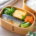 焼いた骨取りさばを入れた弁当