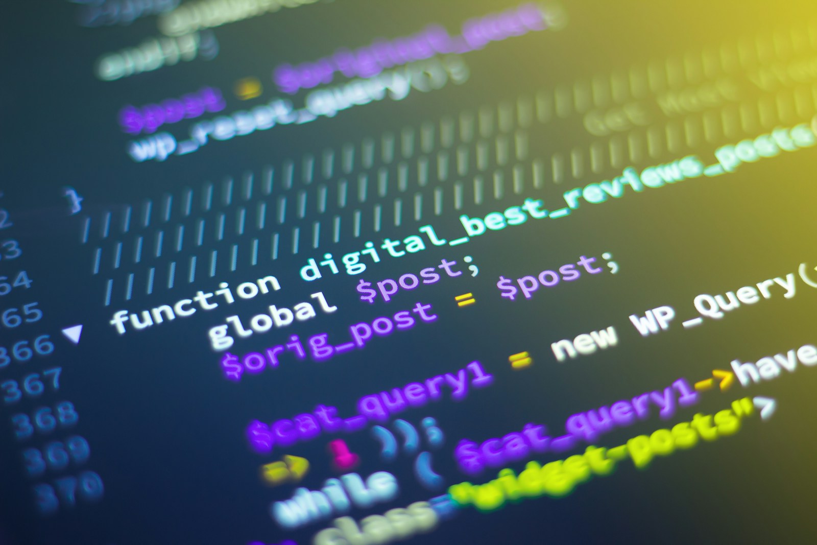 プログラムコードが表示されたコンピューター画面の接写